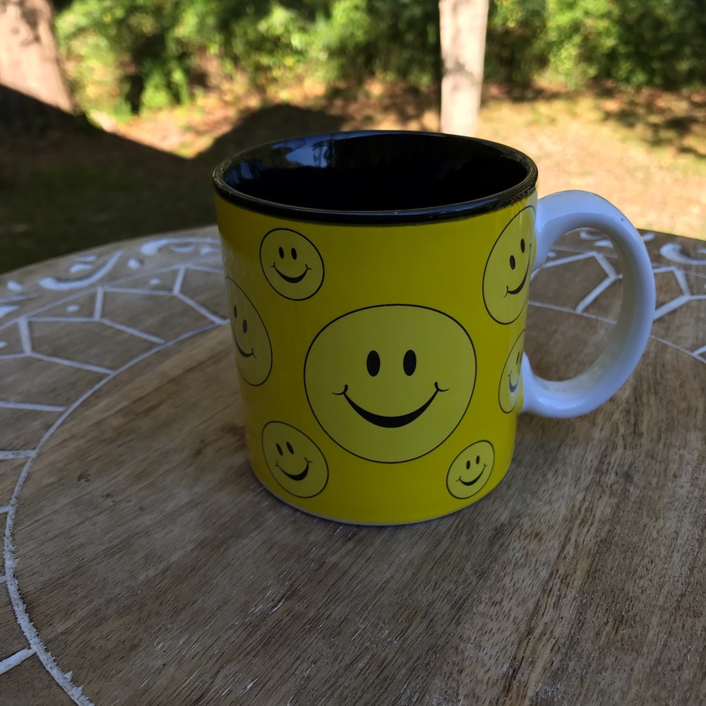 Vintage BURTON & BURTON Smiley face mug